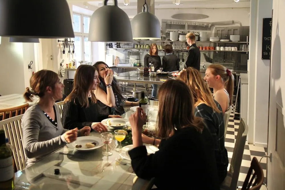 Hostel Urban House Copenhagen By Meininger